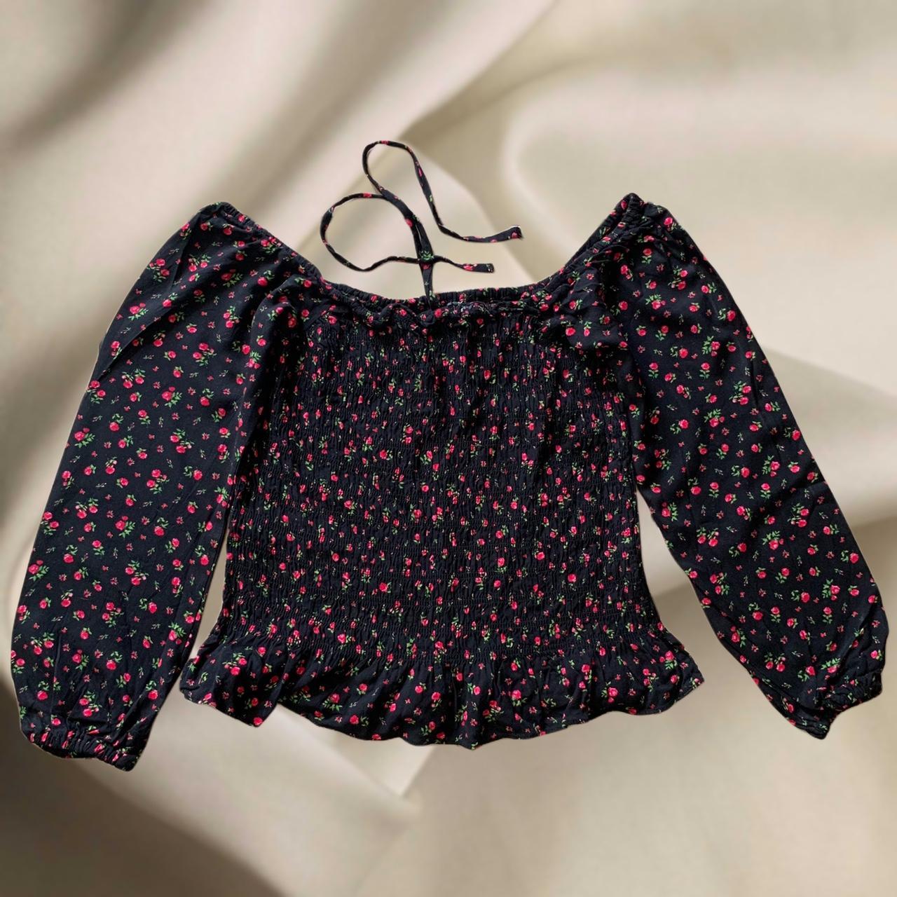 Women's Black and Pink Blouse | Depop