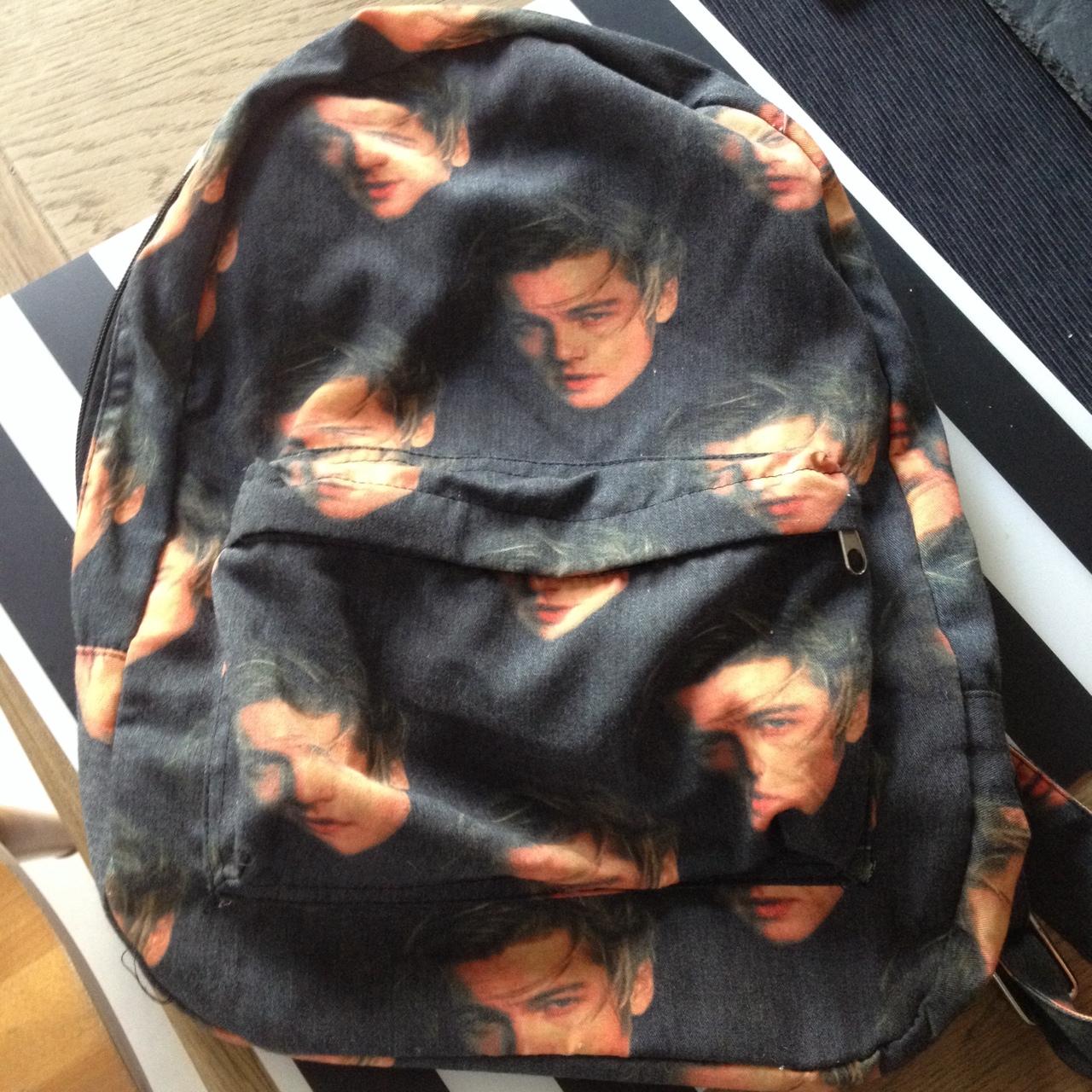 Leonardo dicaprio backpack hotsell