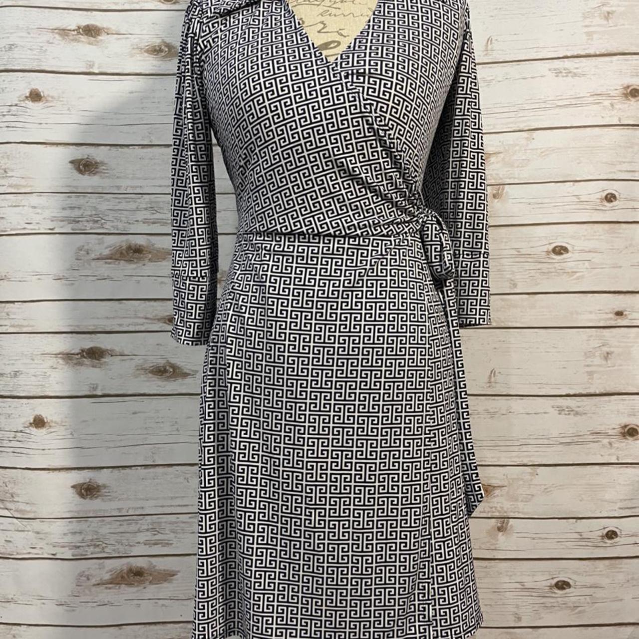 Laundry by Shelli Segal wrap dress. Beautiful wrap. Depop