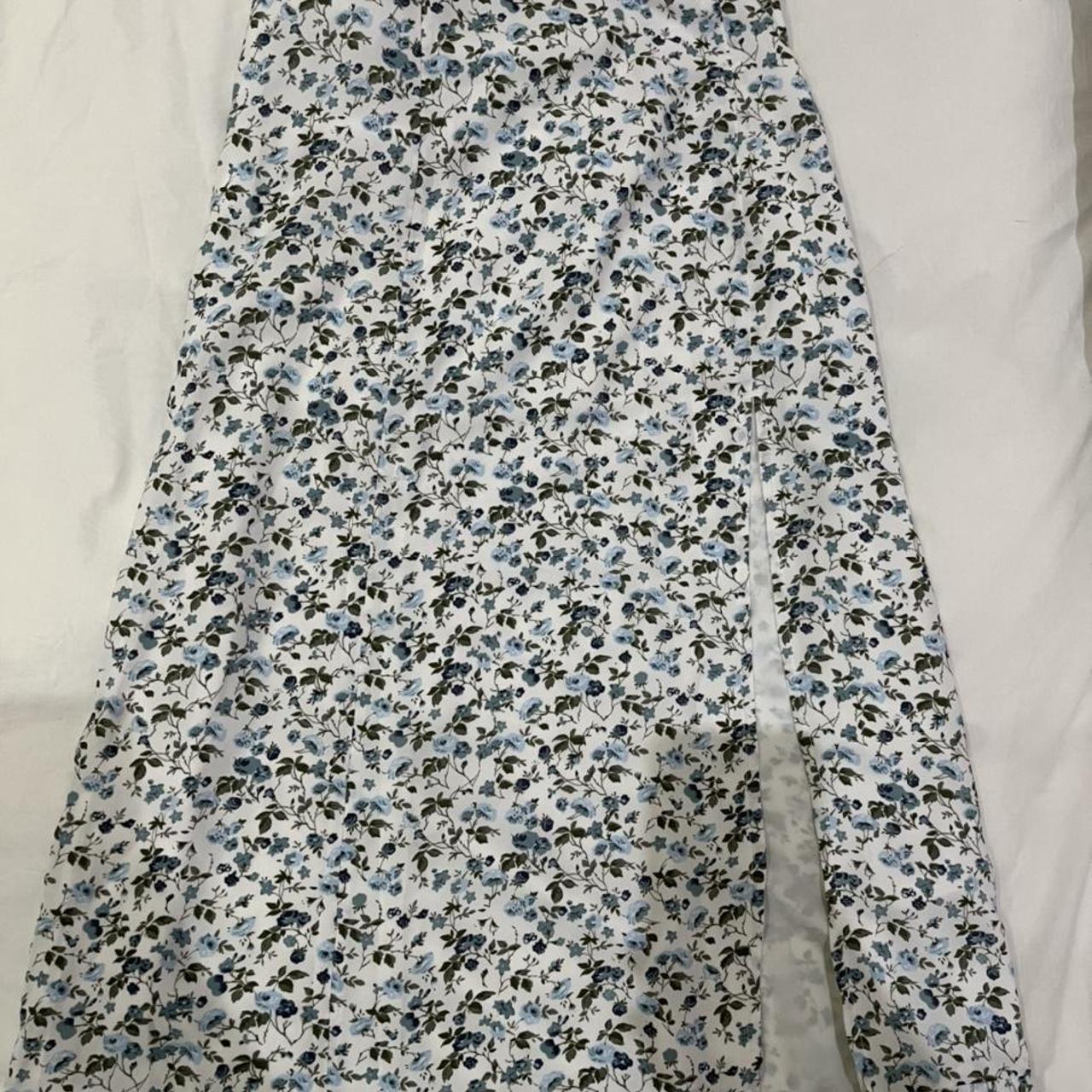 Abercrombie & Fitch Women's White and Blue Skirt | Depop