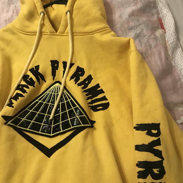 pyramid sweatshirt