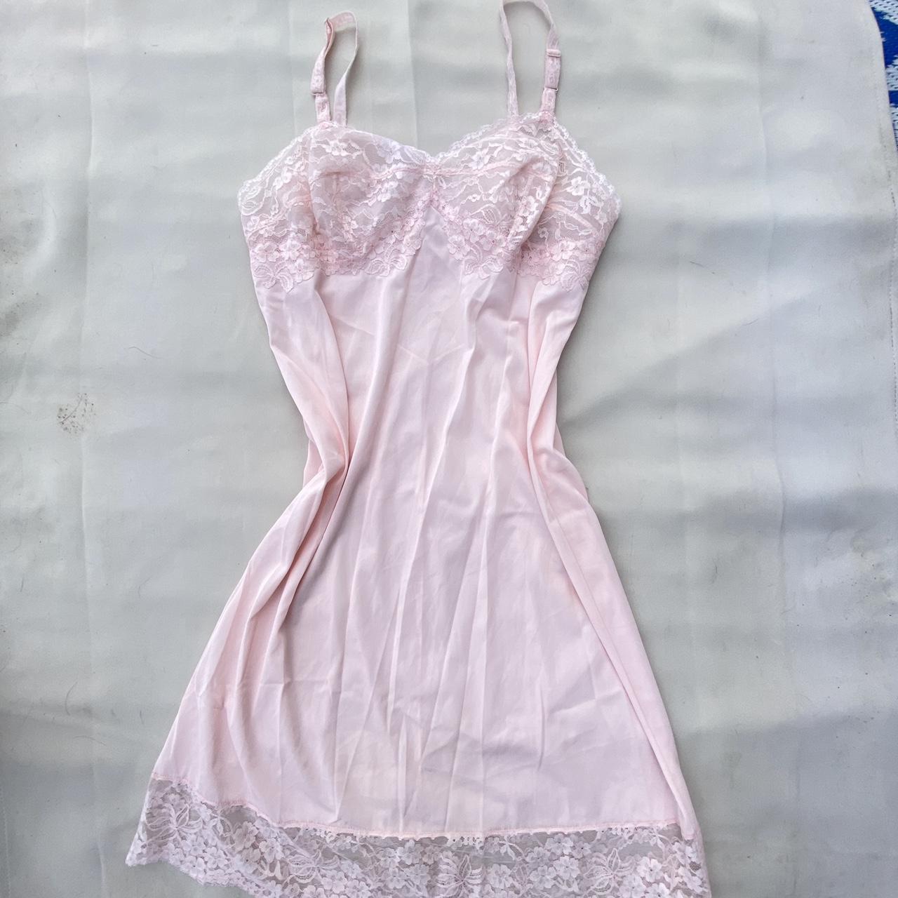 Vintage Vanity Fair white nylon full slip with lace - Depop