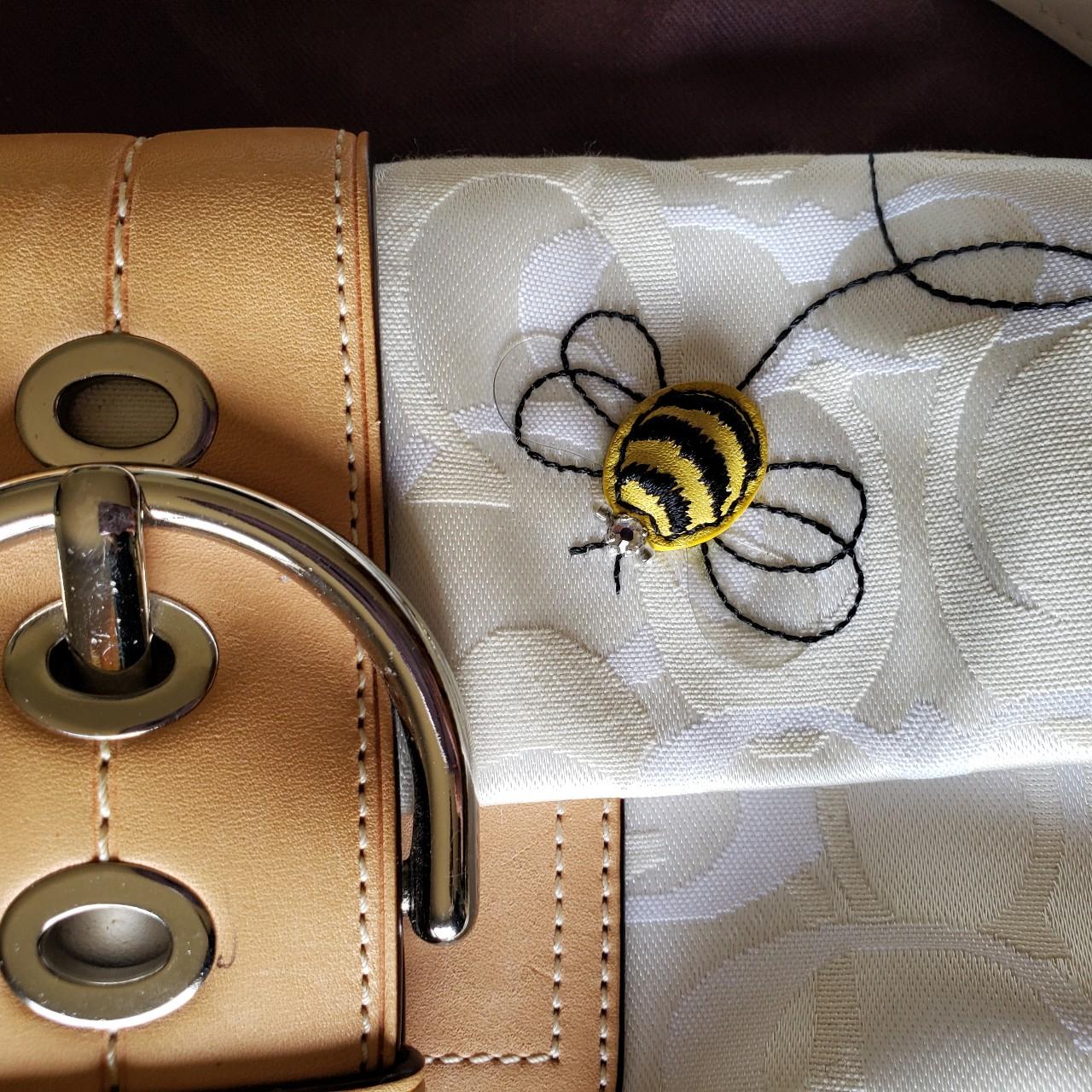 Coach Signature Bee Embroidery Pouch Accessory pouch