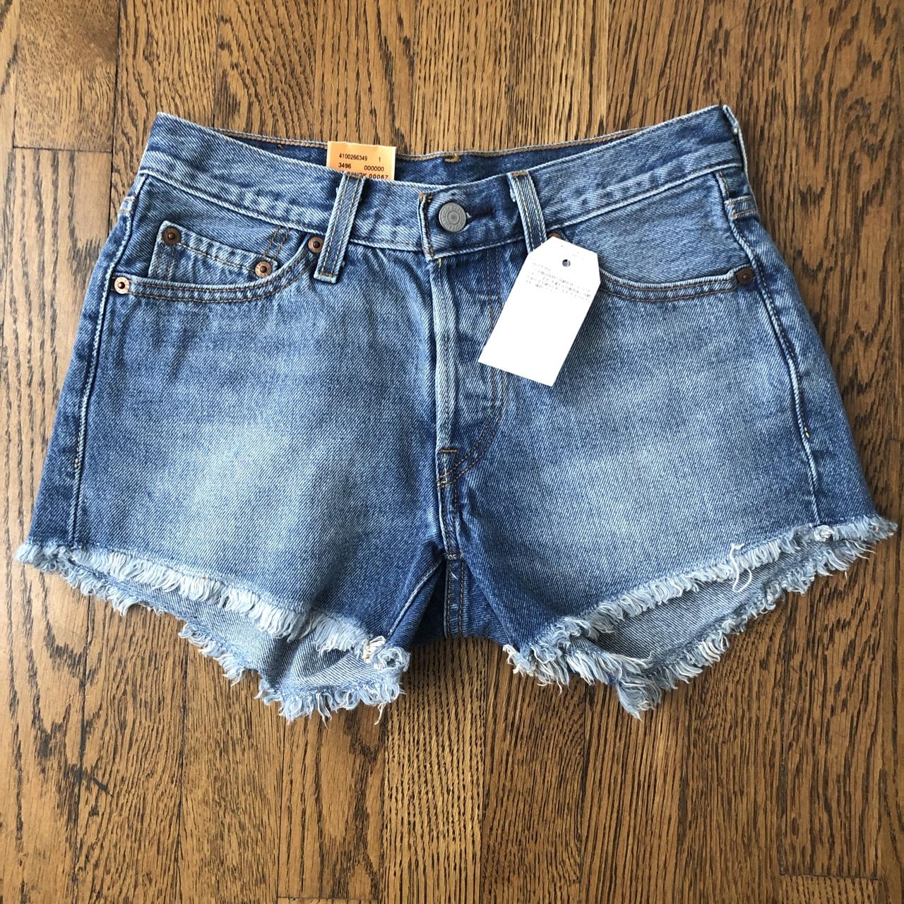 Levi's 501 medium outlet indigo denim shorts