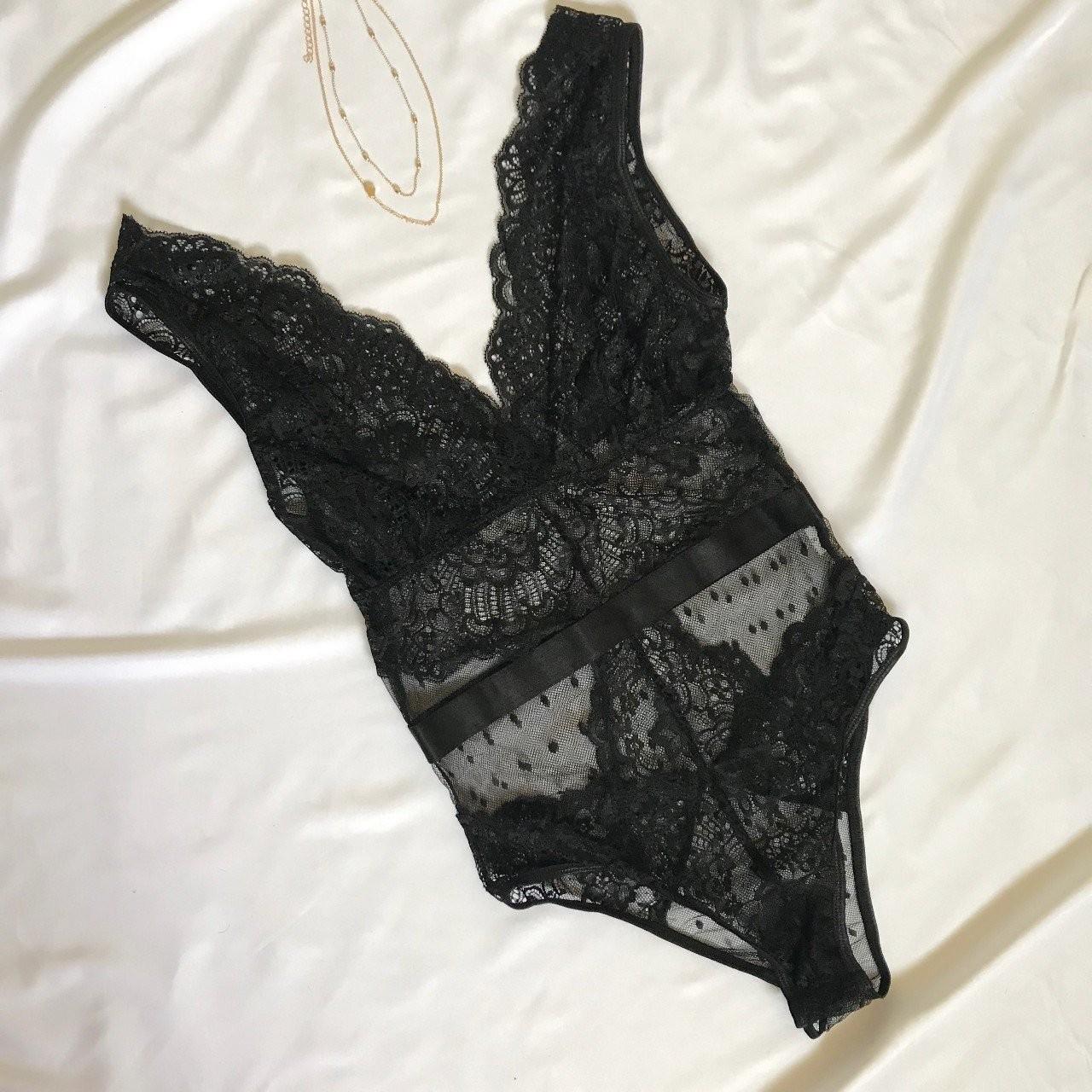 Halter Lace Bodysuit XL This is a cute XL bodysuit - Depop