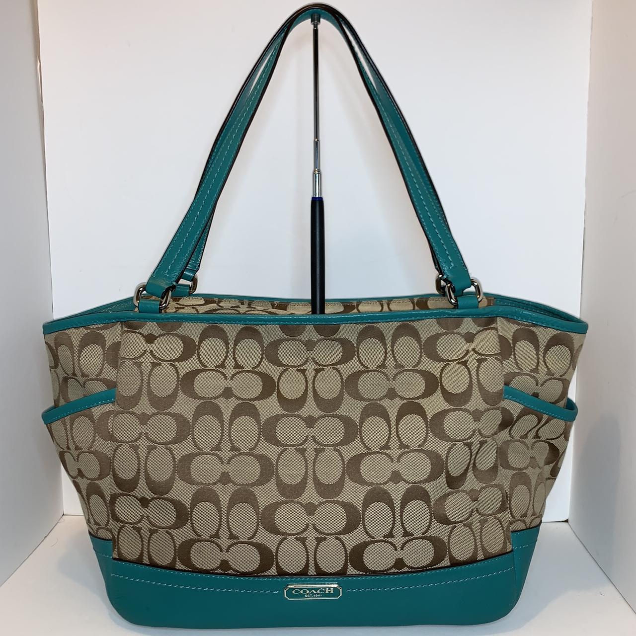 Coach carrie tote on sale