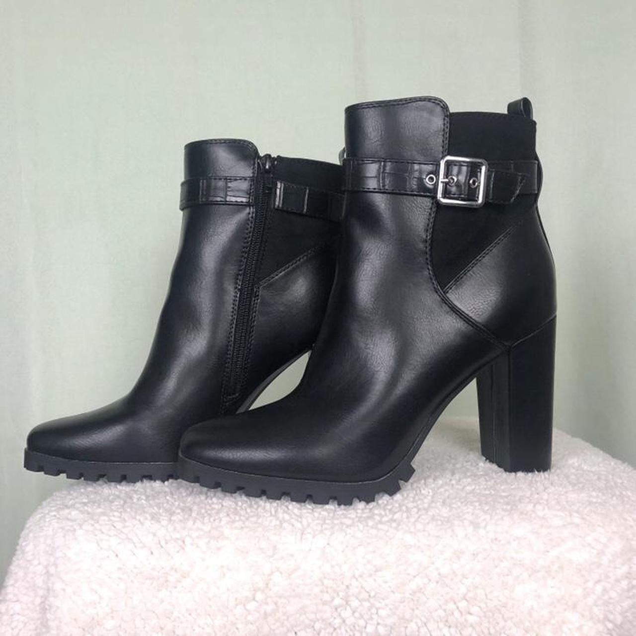 ladies buckler boots