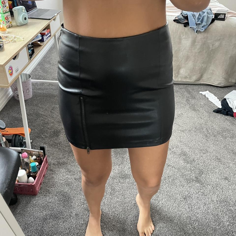 XL Simply Vera pleather skirt. Only used a couple of - Depop