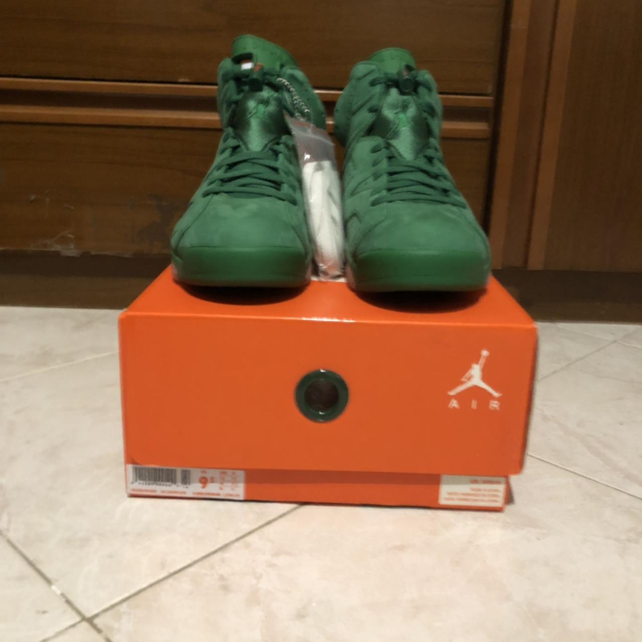 Jordan Men's Green and Orange Trainers Depop