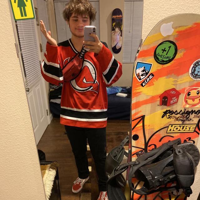 Vintage 90's New Jersey Devils Jersey! Super dope, I - Depop