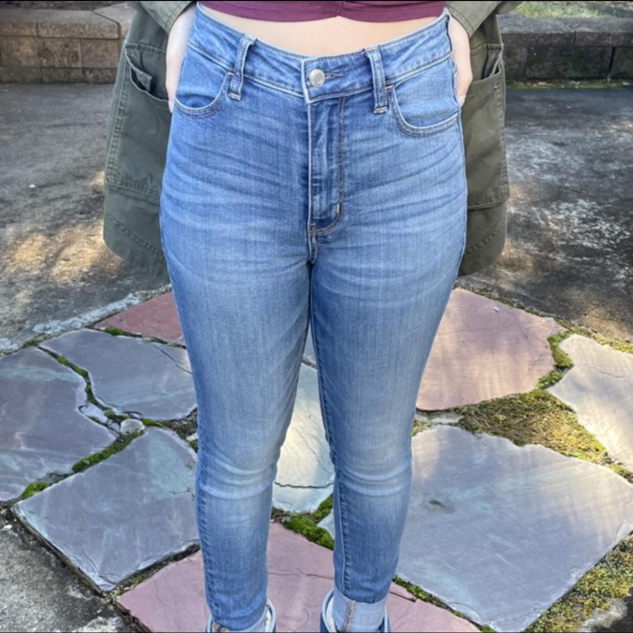 American Eagle High Waisted Jeans shows that they... - Depop