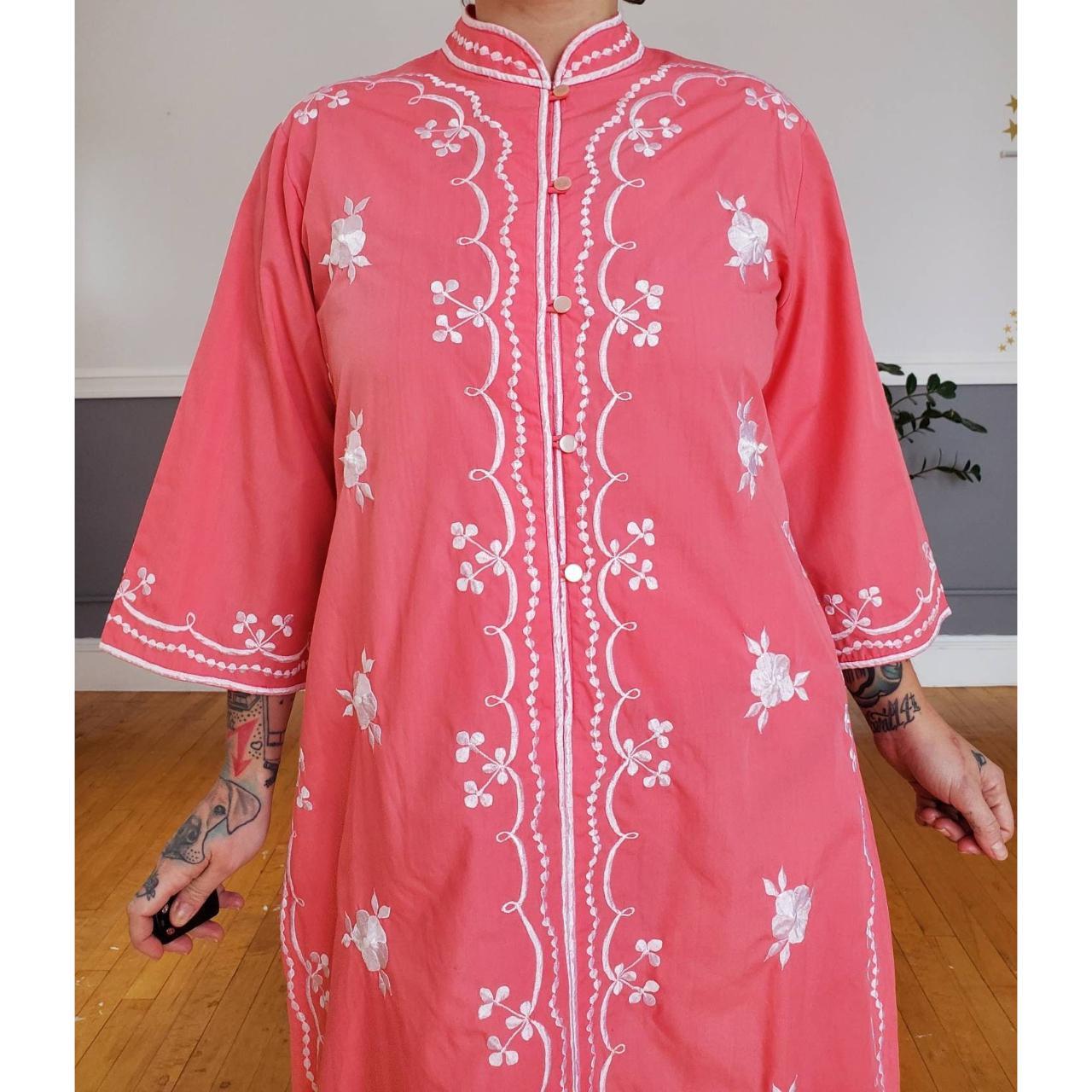 Women's White and Pink Robe (2)