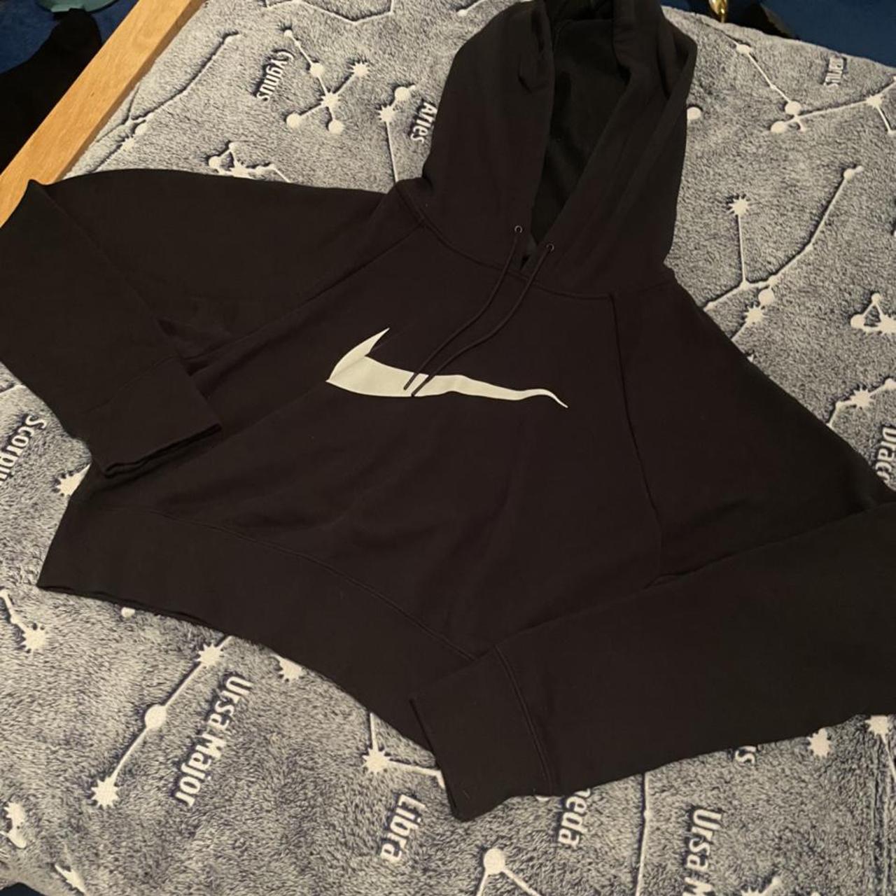 black nike cropped jumper