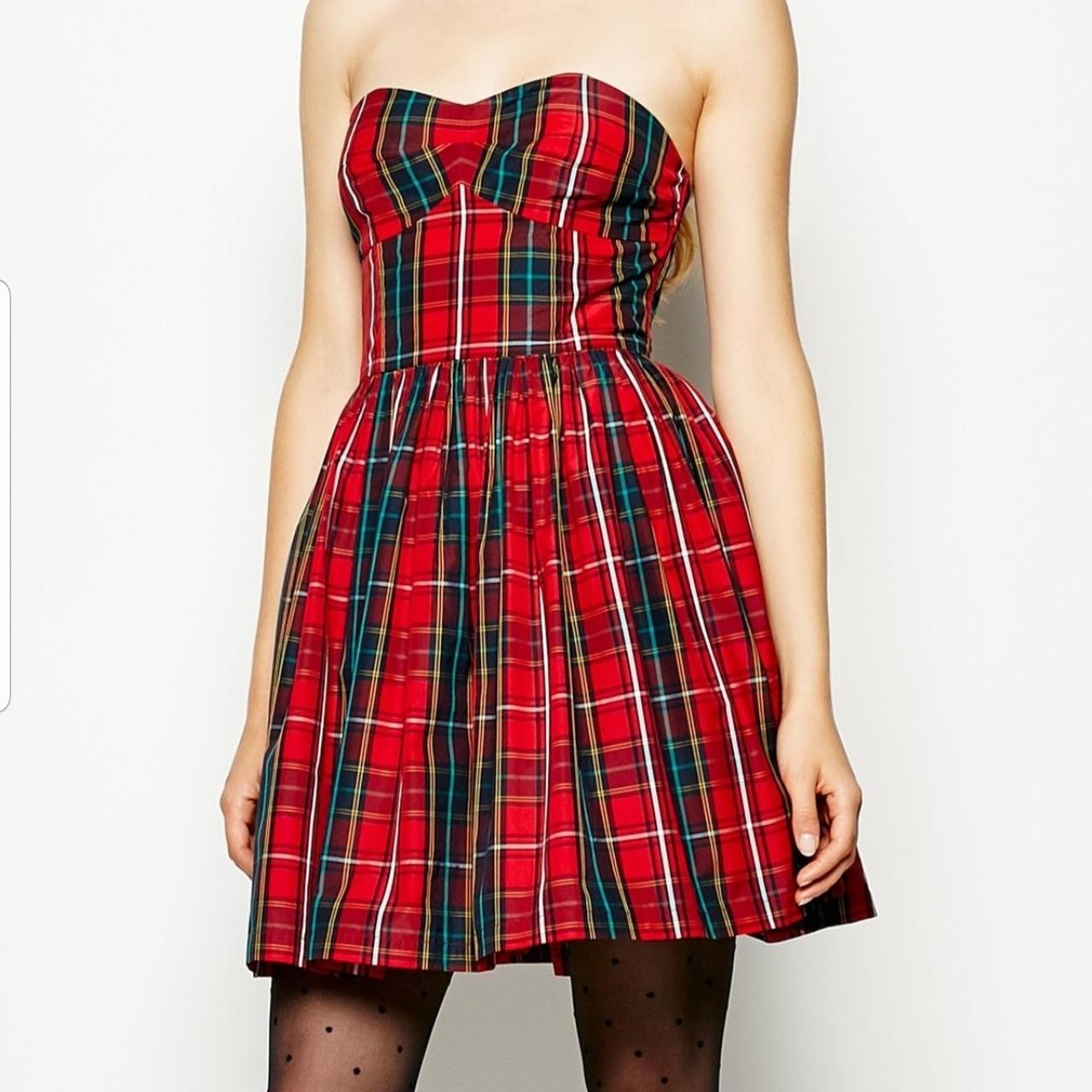 Jack wills tartan dress size 8. It states a size