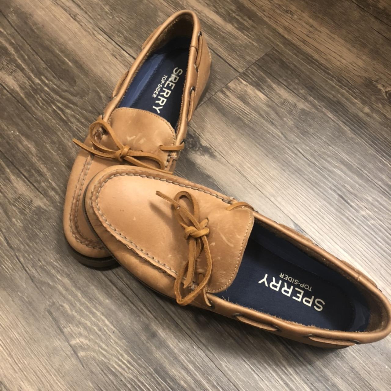 sperry driving moccasins