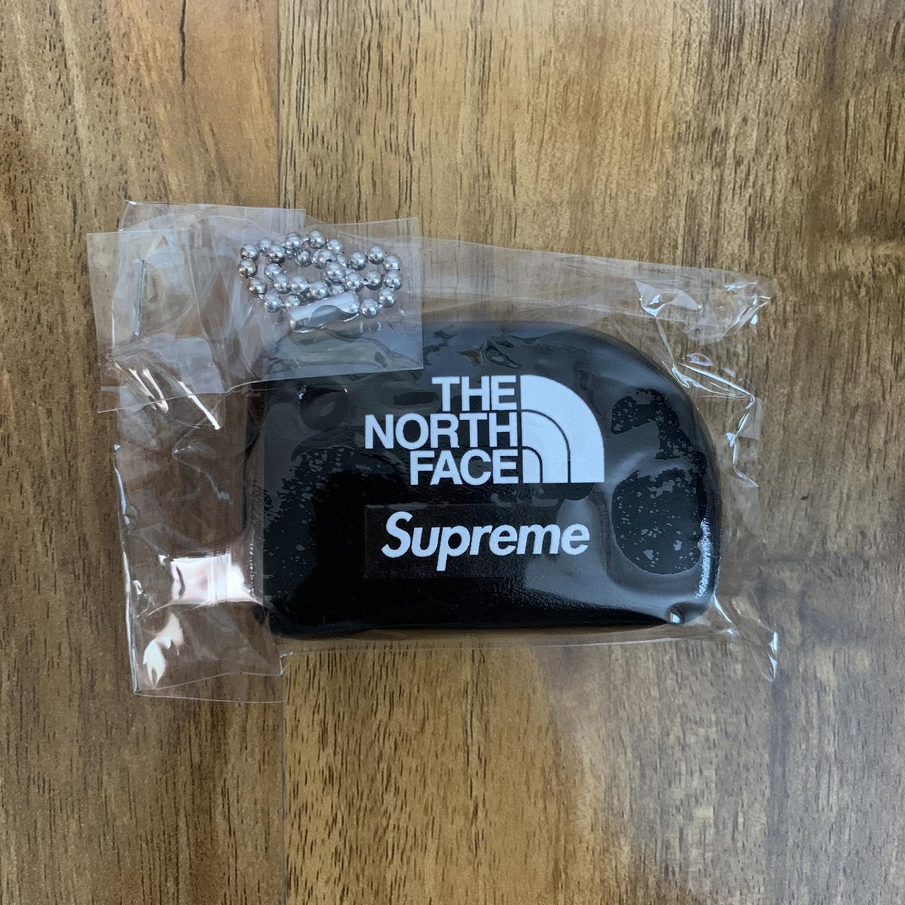 supreme the north face floating keyring