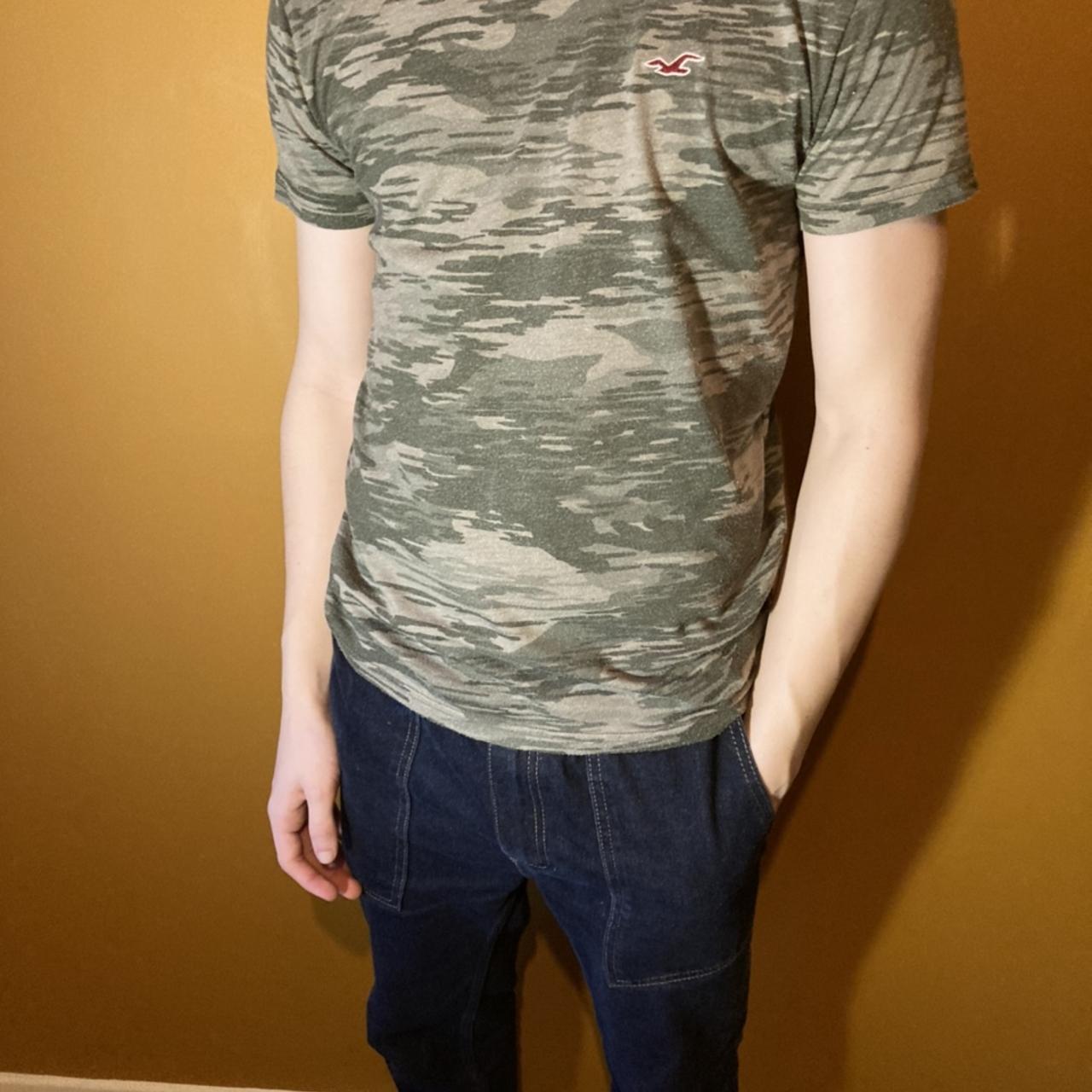 Hollister camouflage shop t shirt