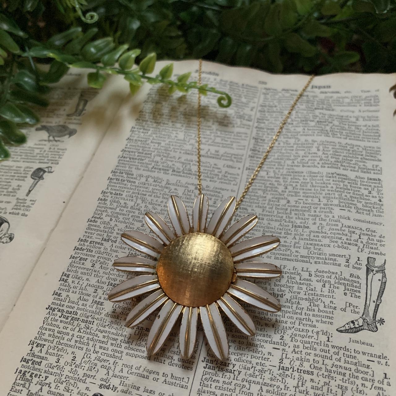 Vintage Daisy Locket 🌻 The most incredibly unique... Depop