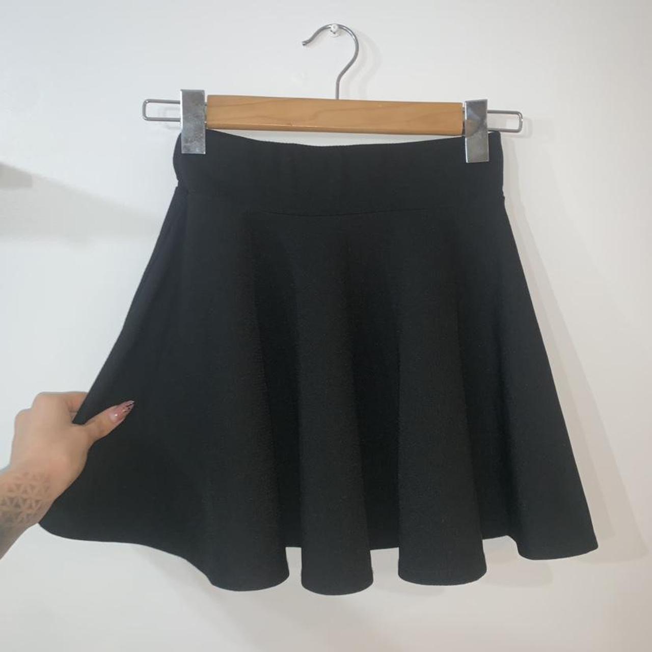 Black skirt - Size 6 - Depop