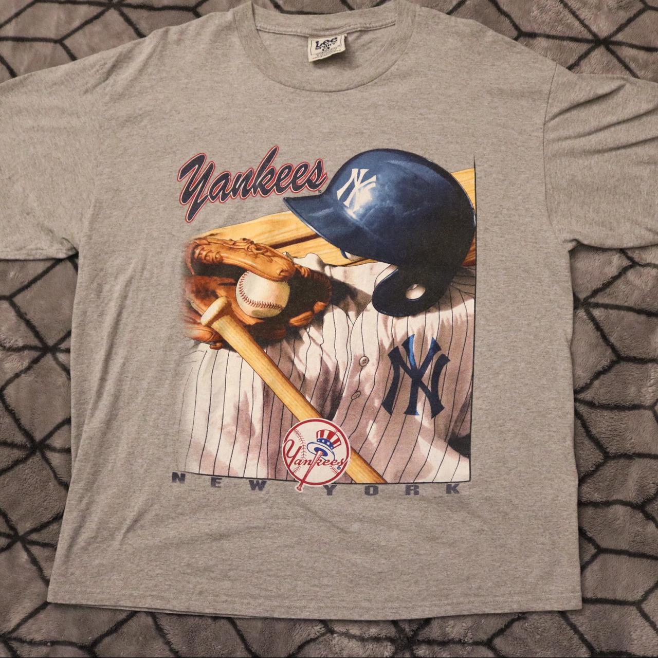 Vintage Lee sport nutmeg t shirt NY Yankees in a