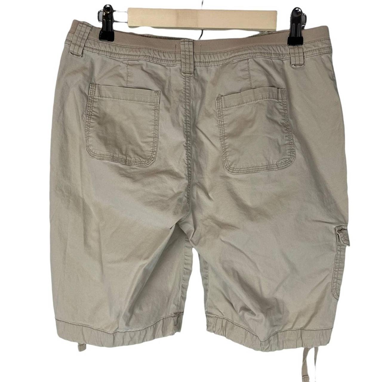 Y2K St Johns Bay khaki cargo shorts with drawstring... - Depop