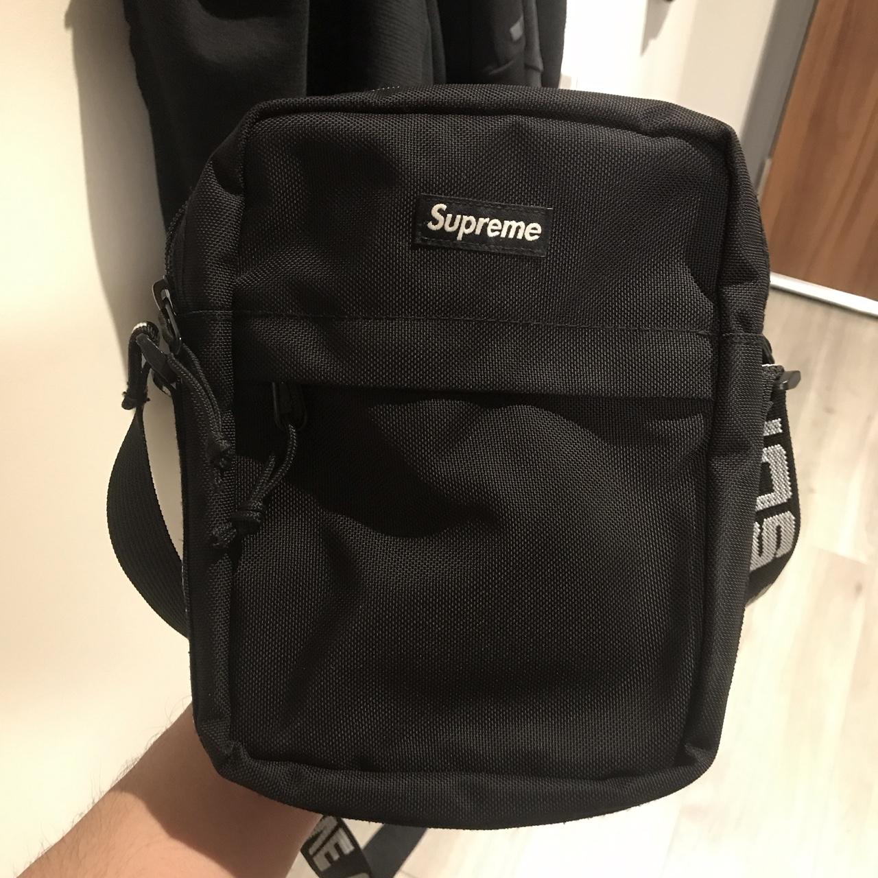 Supreme shoulder bag (ss18) Used once - Depop