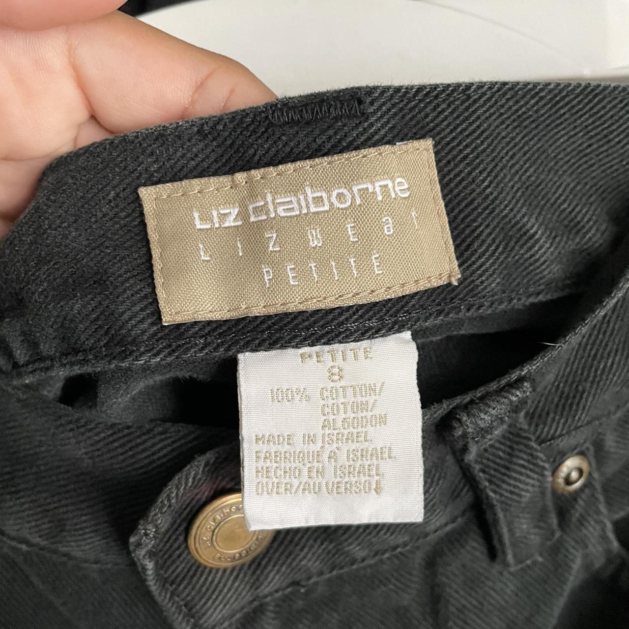 Liz Claiborne Women's Black and Green Shorts | Depop