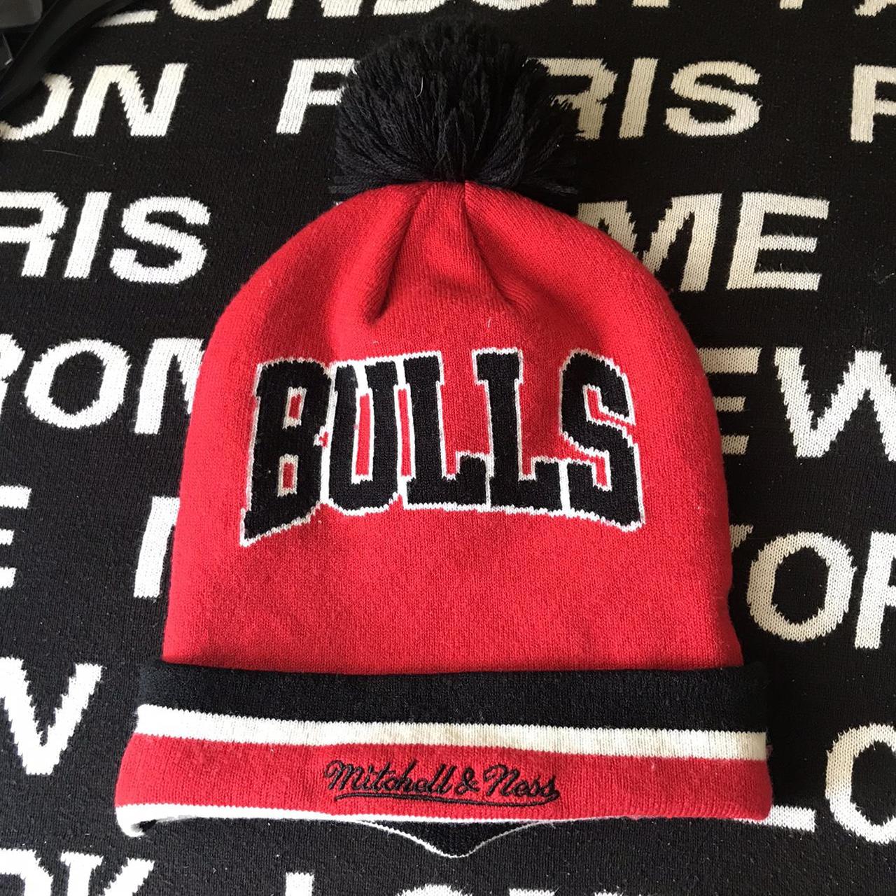 Mitchell & Ness Men's Red and Black Hat (3)