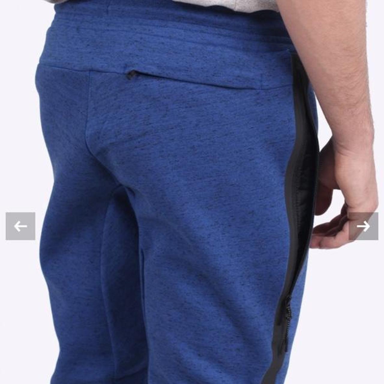 Nike Women's Blue and Navy Joggerstracksuits Depop