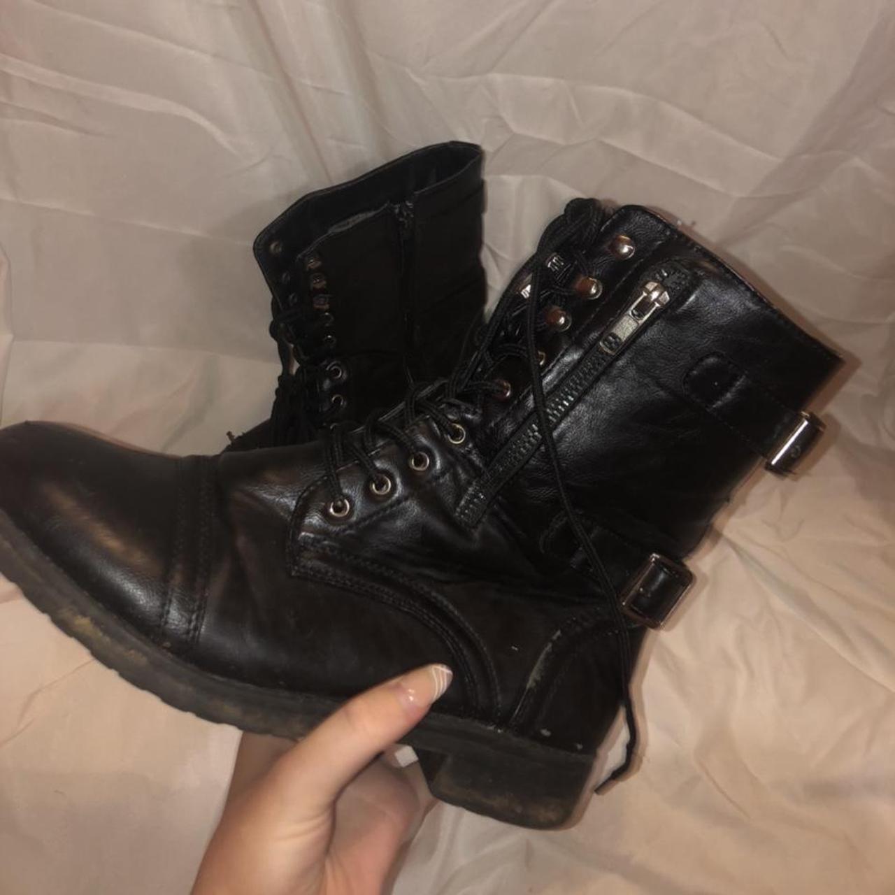 Product Image 1 - black combat boots will clean