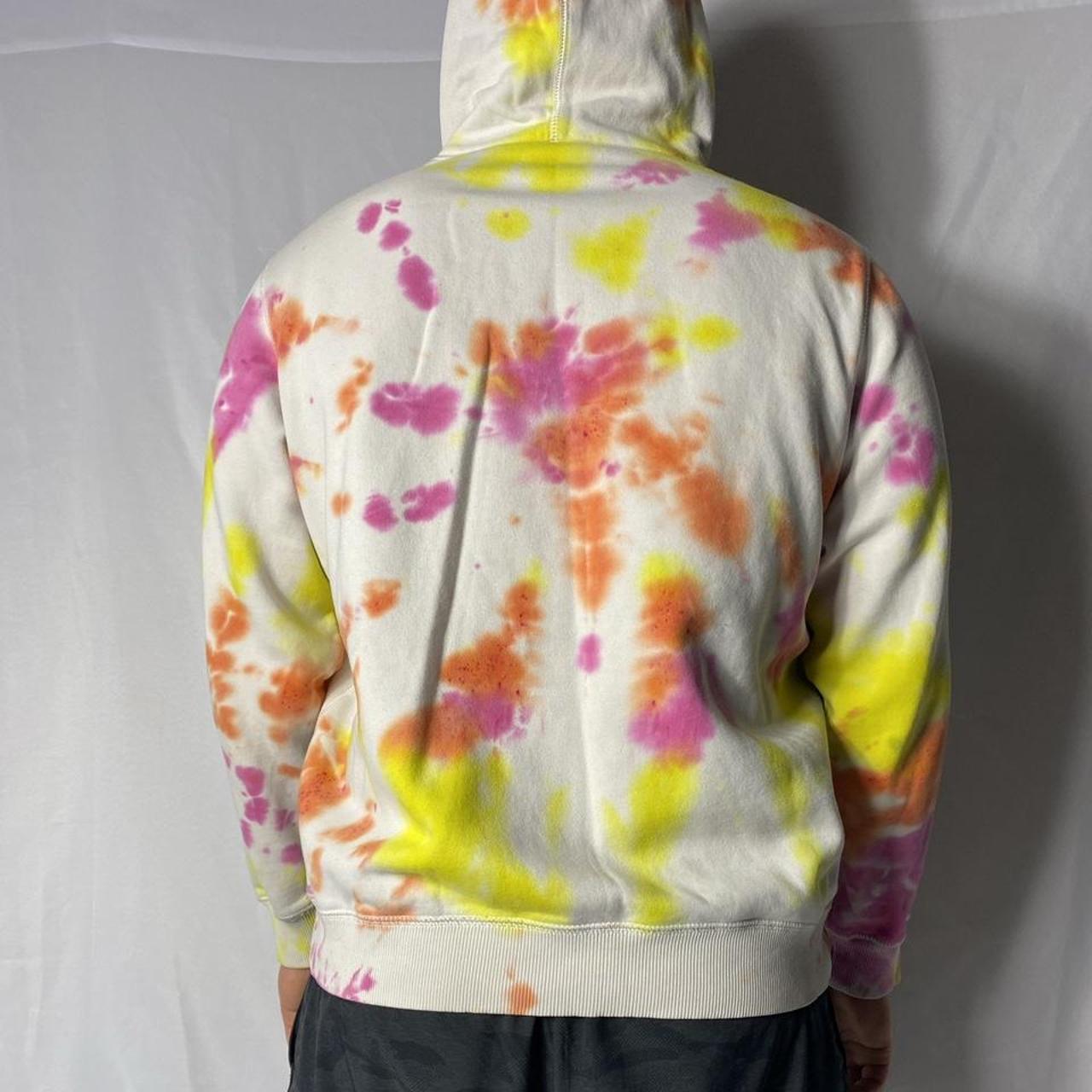 Yellow tie 2024 dye nike hoodie