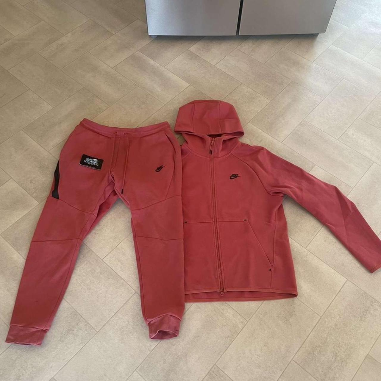 pueblo red tech fleece