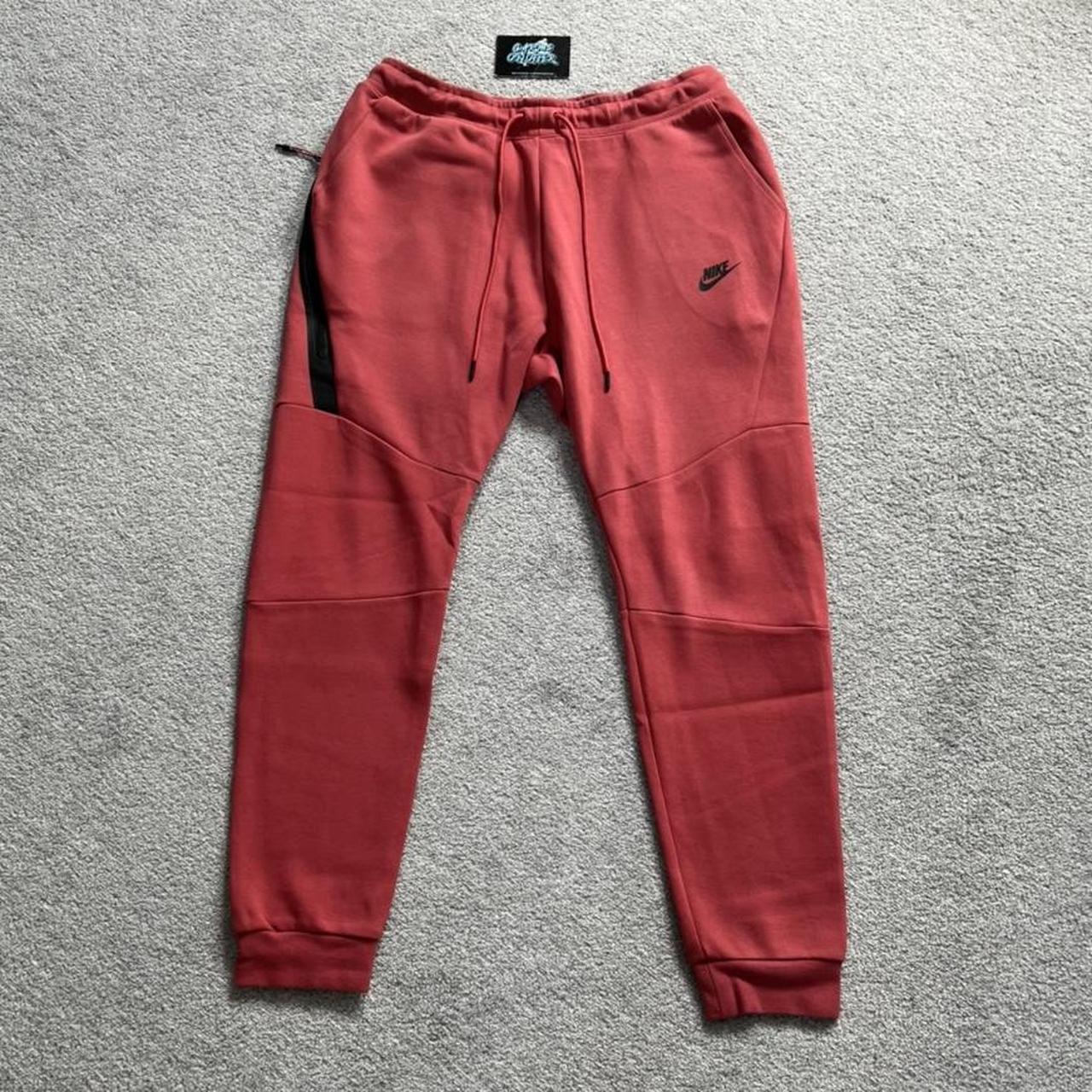 pueblo red tech fleece