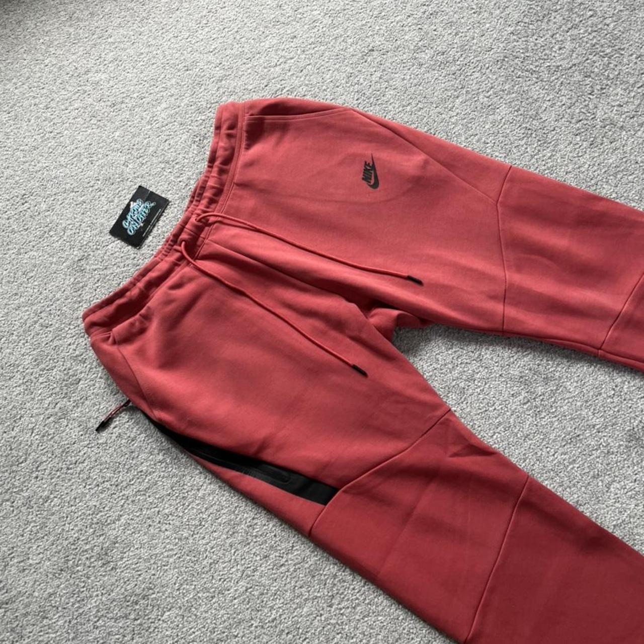 pueblo red tech fleece