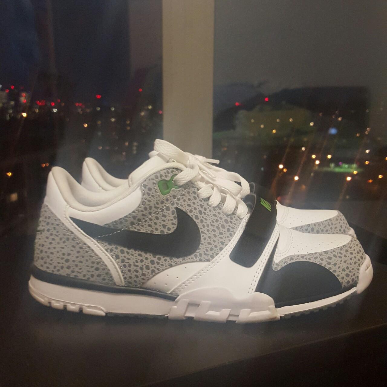 mens white nike trainers