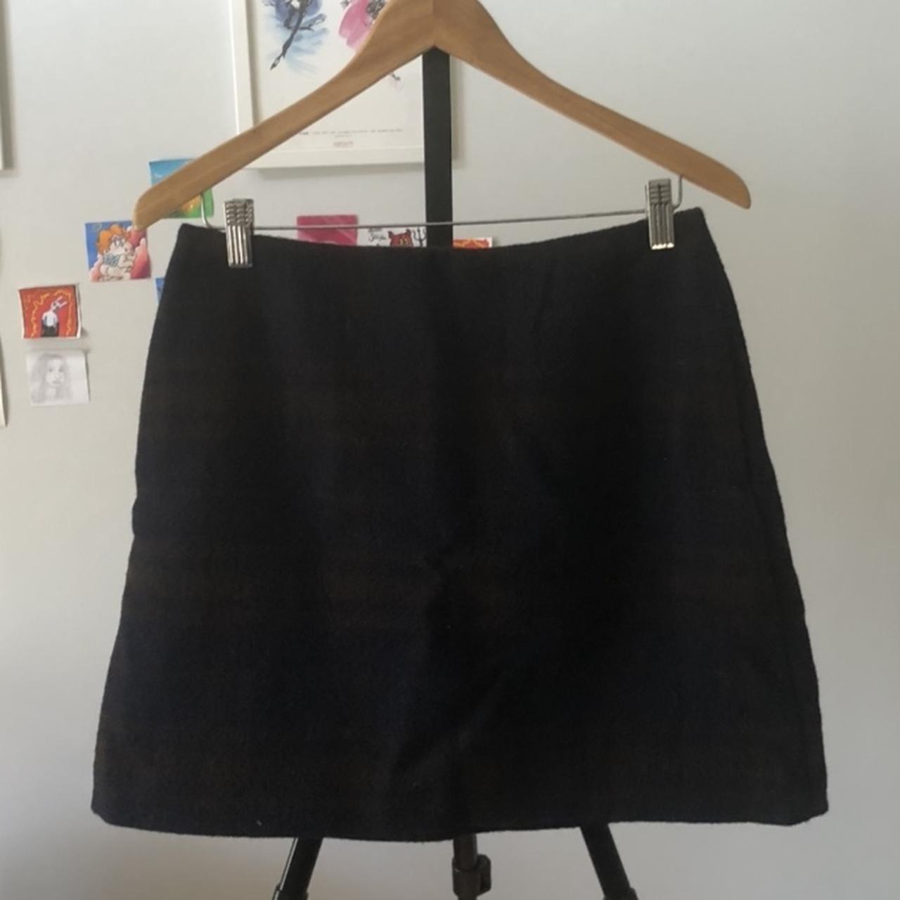 UNIQLO Women's Navy and Green Skirt | Depop