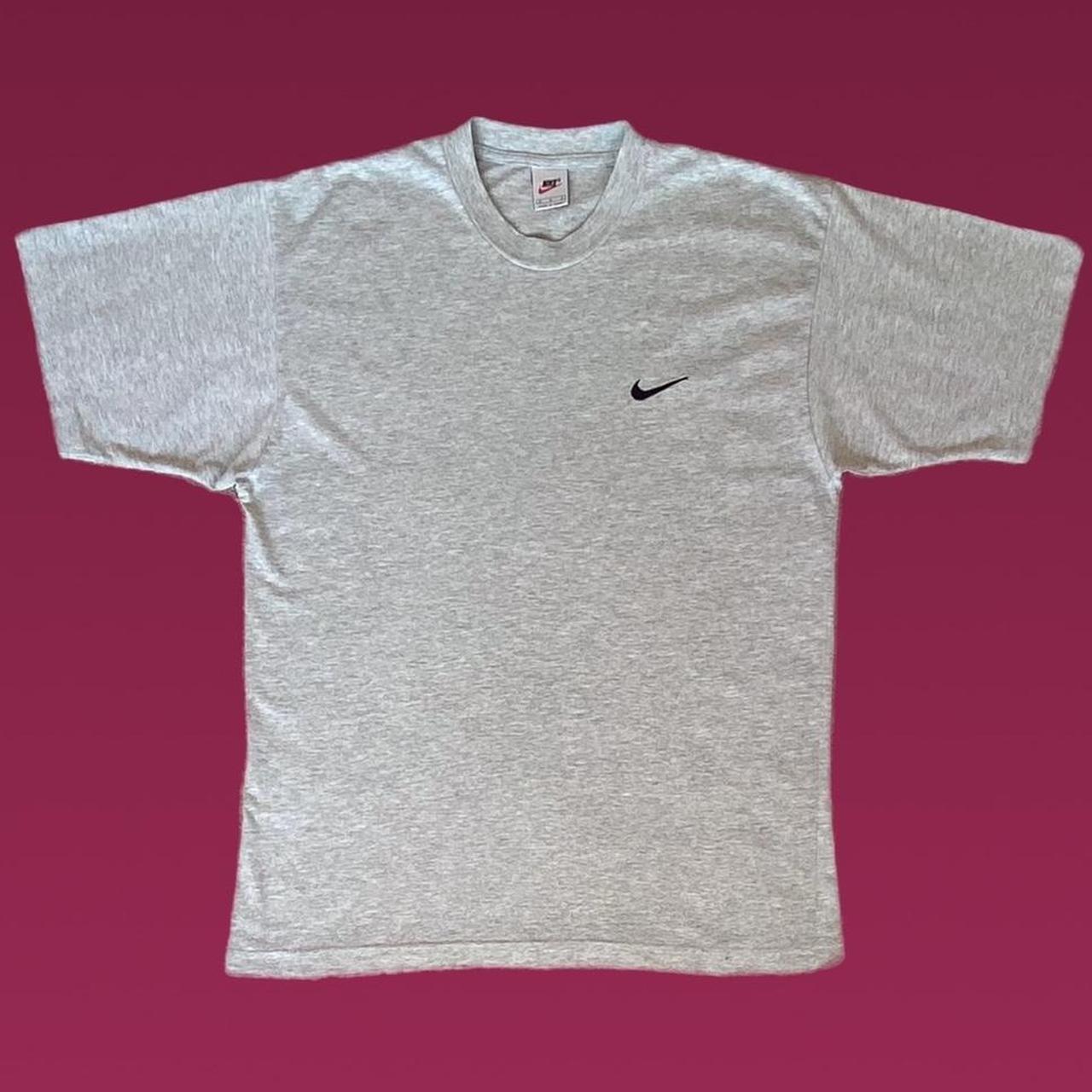 Nike Men's Grey and Black T-shirt | Depop