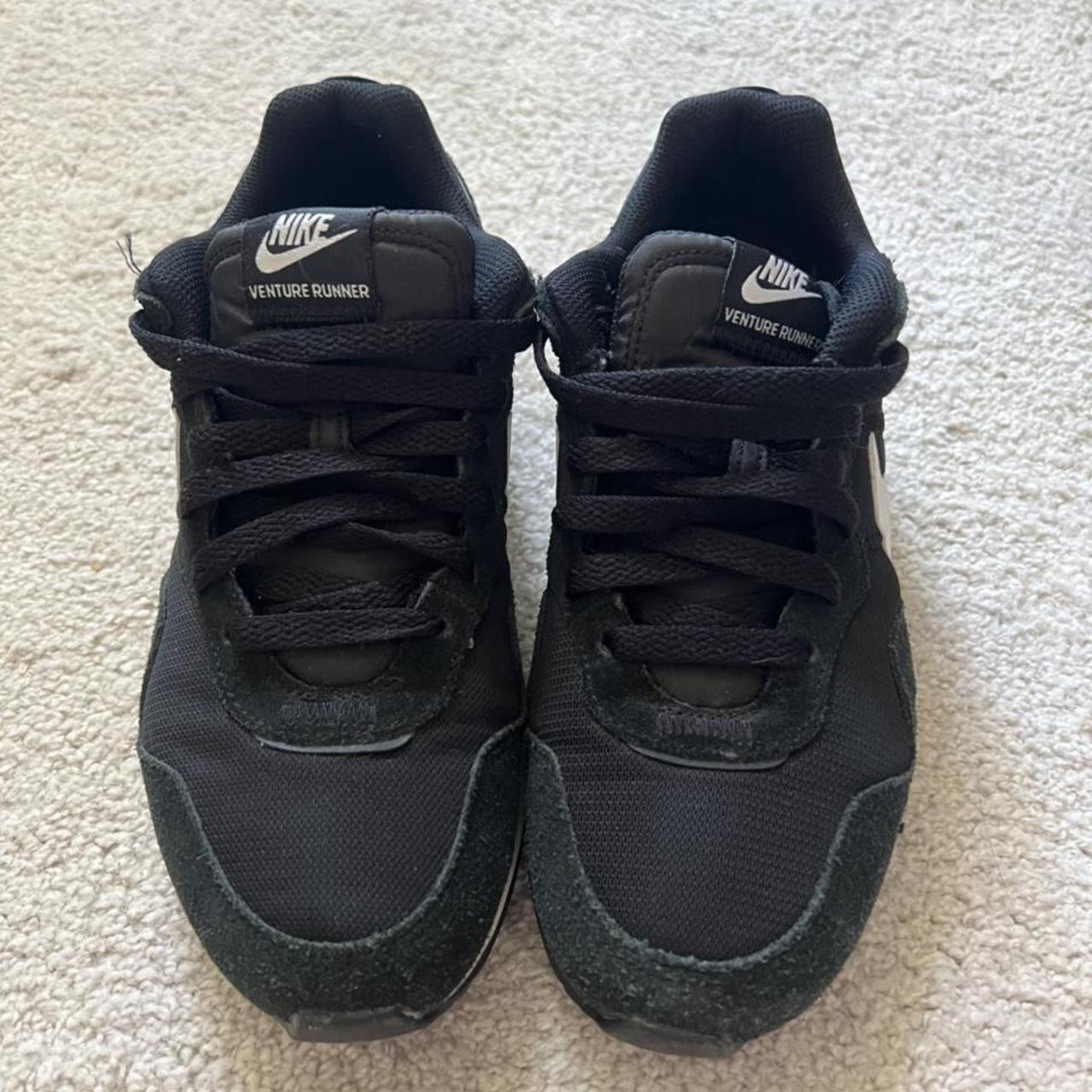 women's nike venture runner trainers