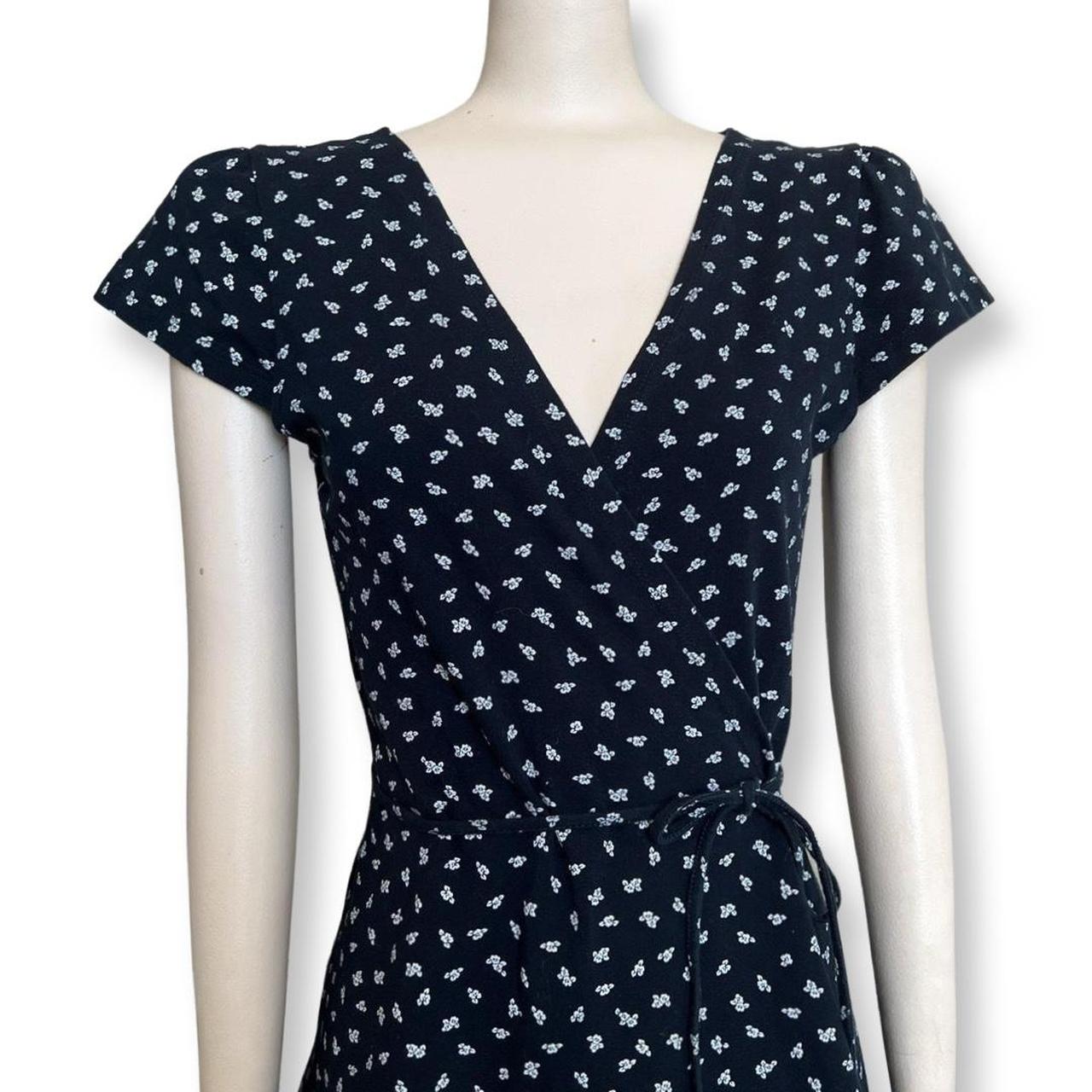 Brandy Melville Robbie Wrap Dress XS Short sleeve - Depop