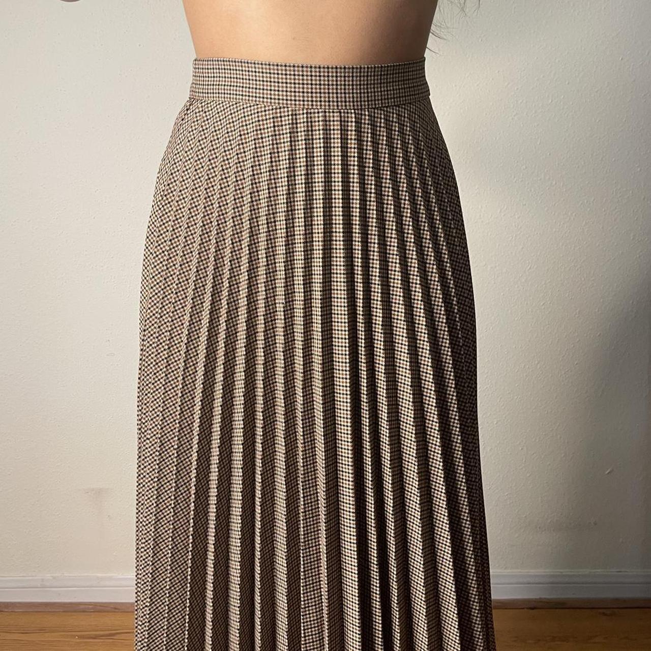 zara-pleated-skirt-in-excellent-condition-this-is-a-depop