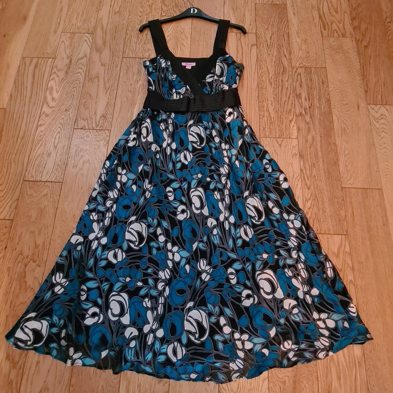 Stunning silk Monsoon dress, very flattering as it... - Depop