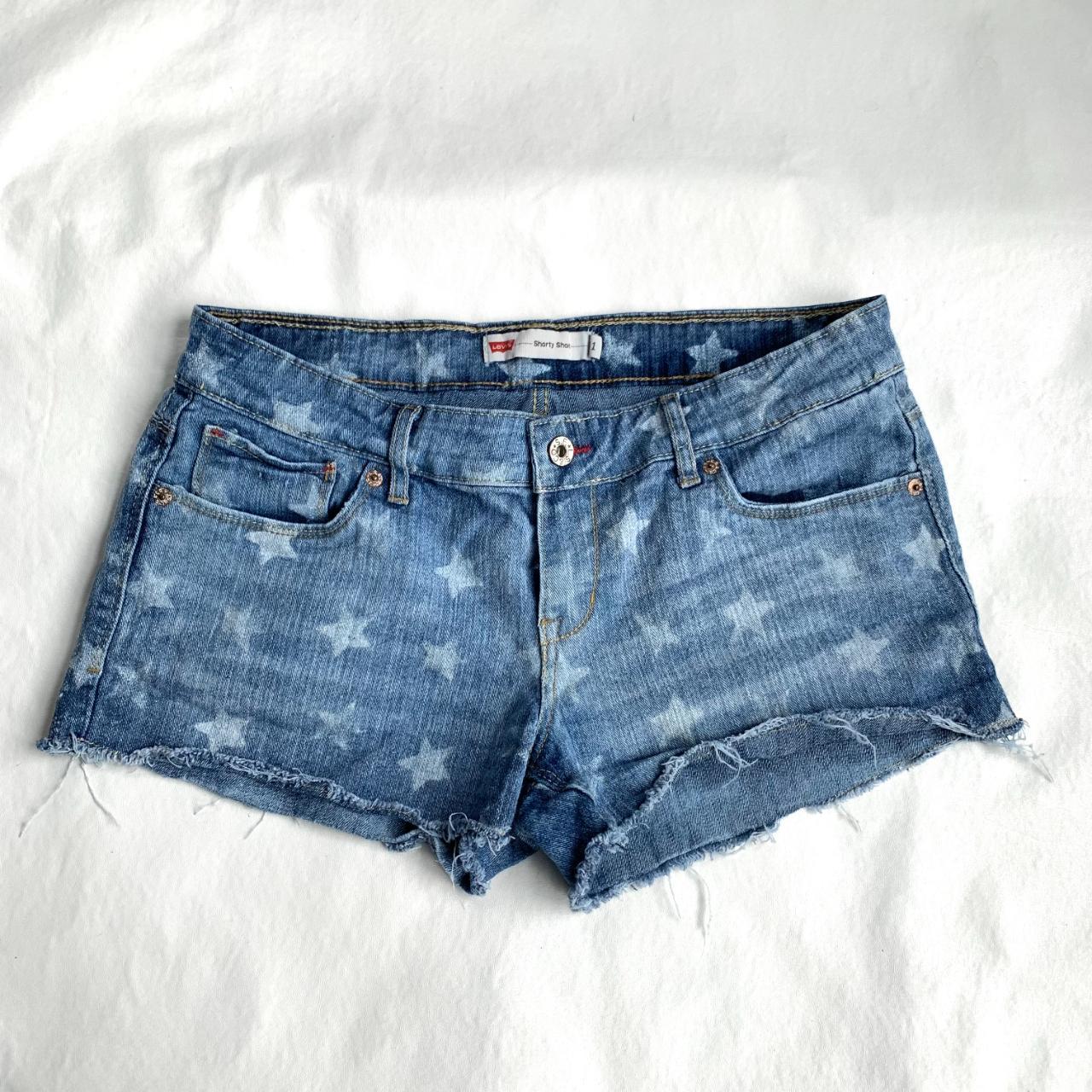 levi jean shorts distressed