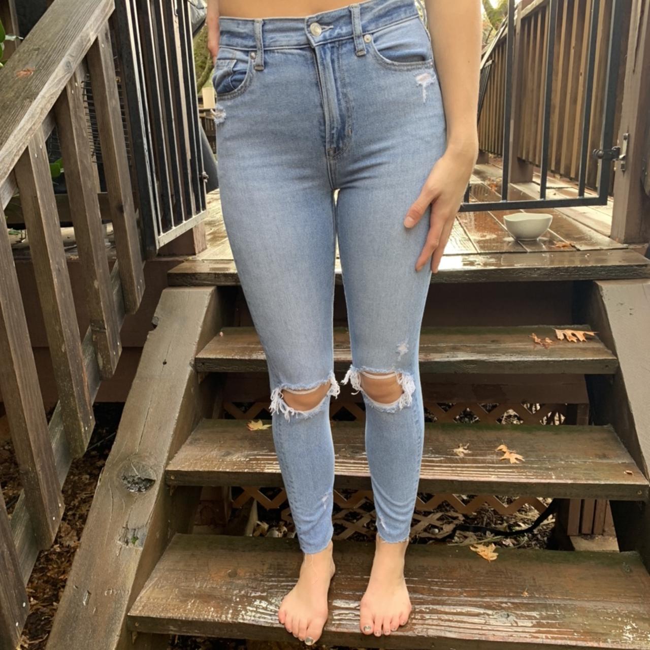 Skinny jeans with holes in the knees! Super cute Depop