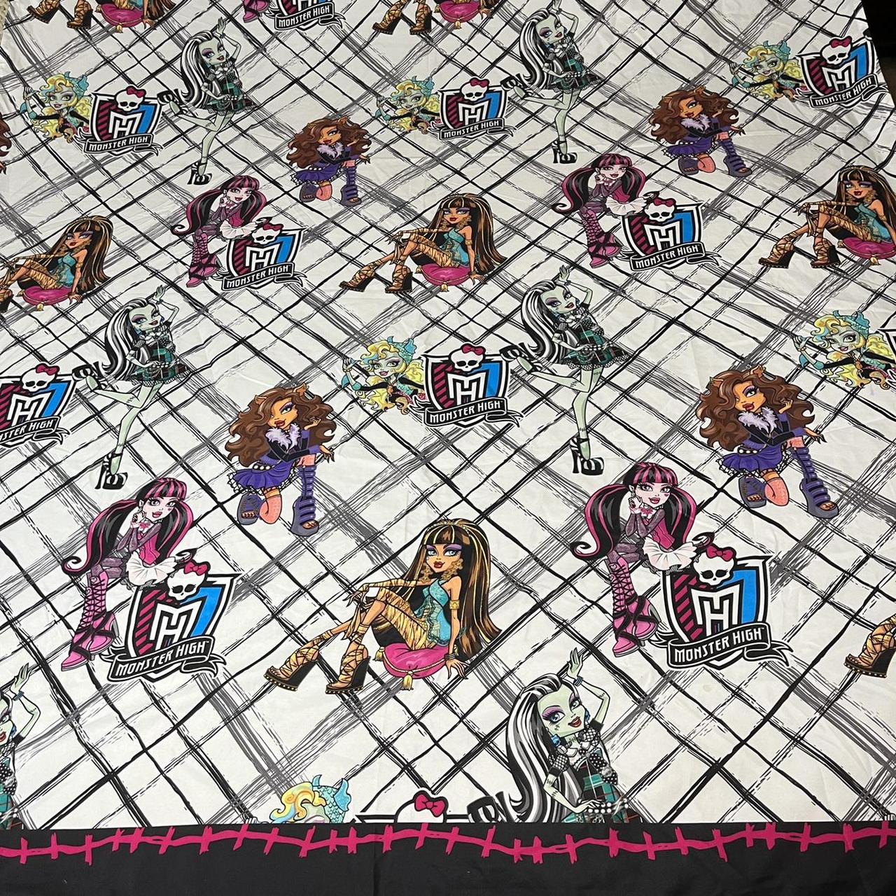 Monster High Bed Sheet Adorable twin sized sheet... Depop