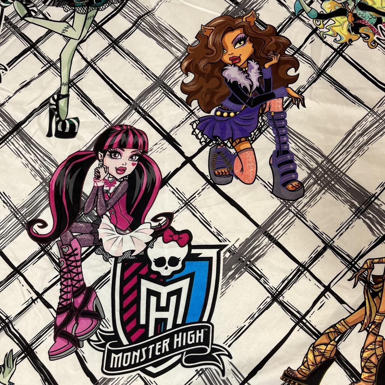 Monster High Bed Sheet Adorable twin sized sheet... Depop