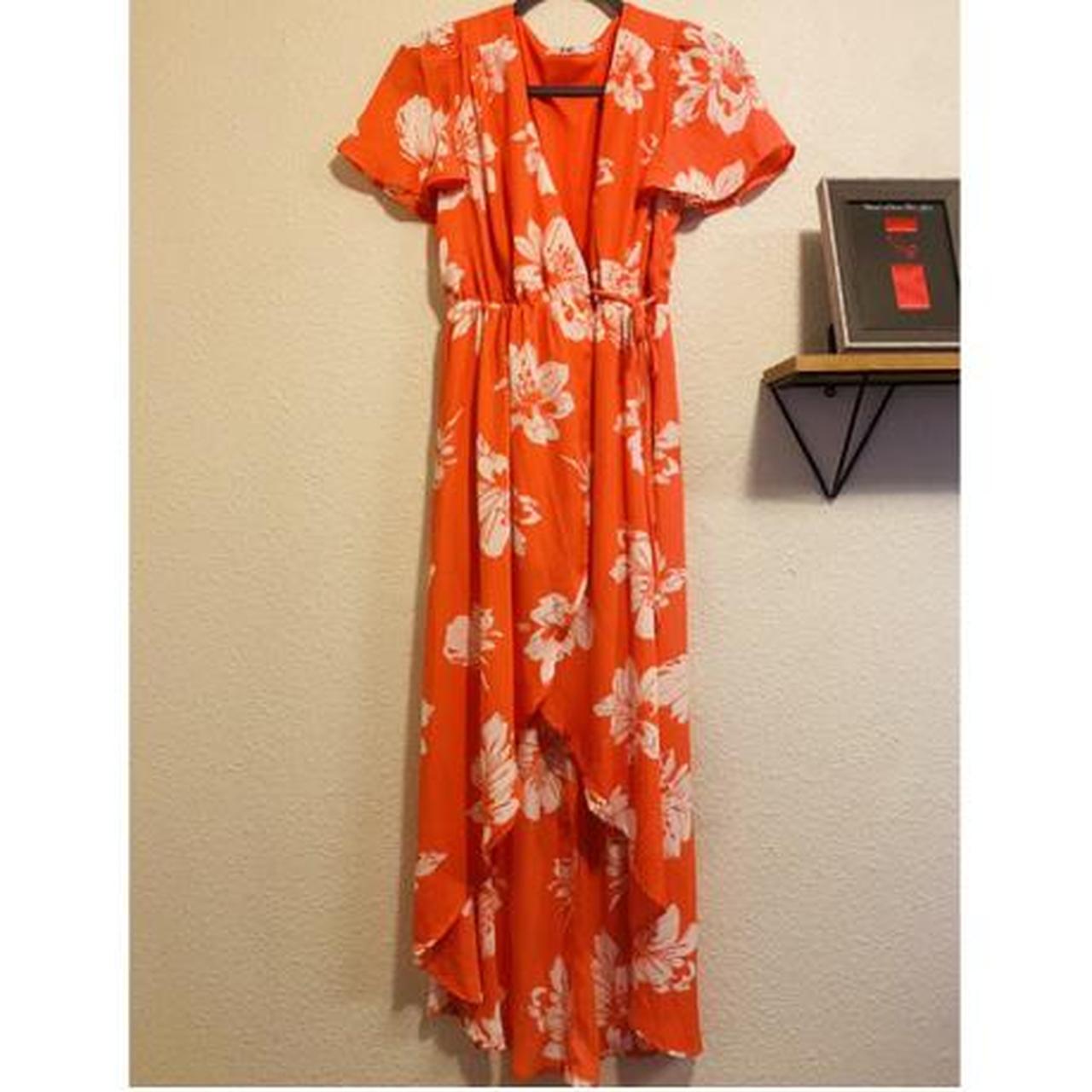 Product Image 1 - Coral and White size small