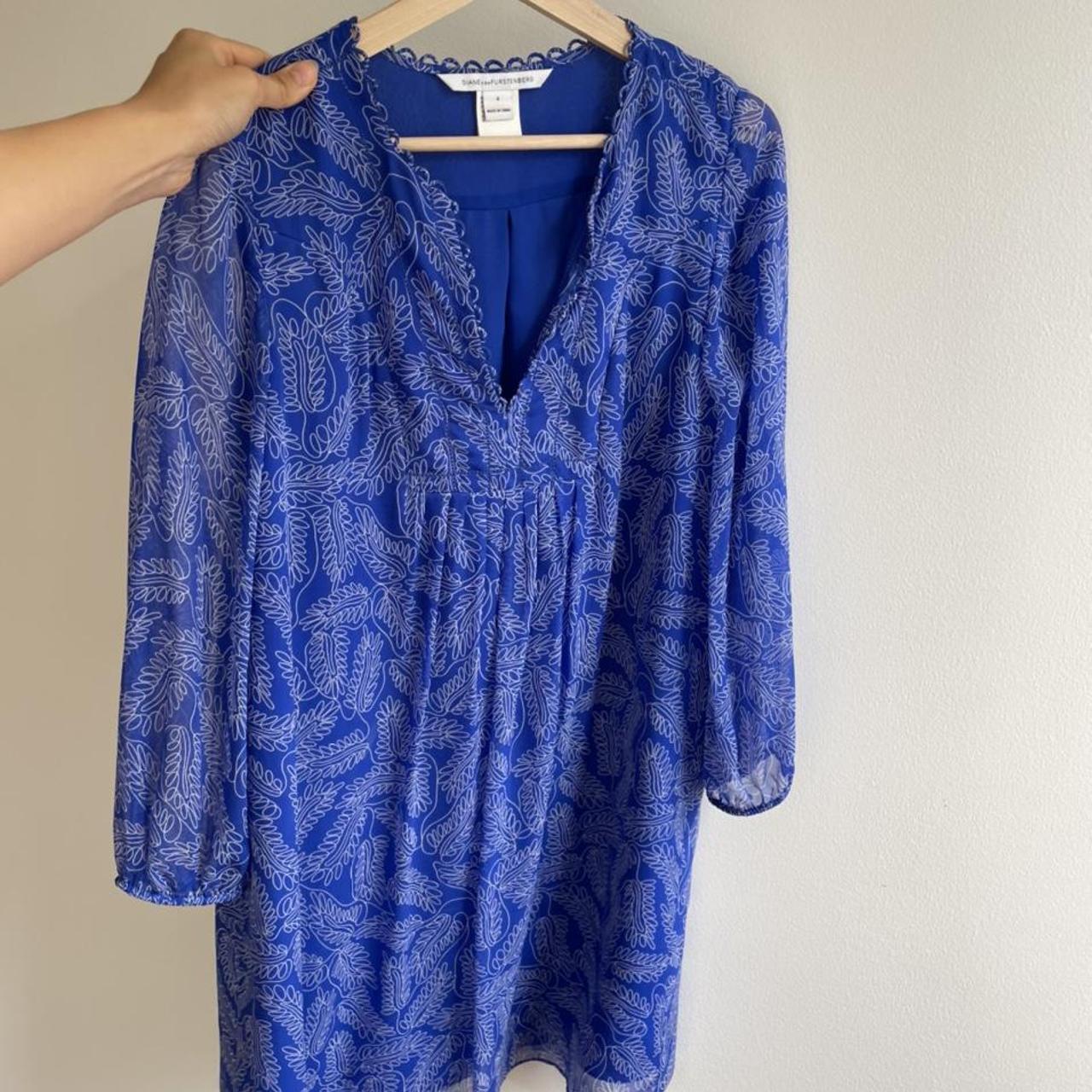 Diane Von Furstenburg DVF shift dress with v neck.... - Depop