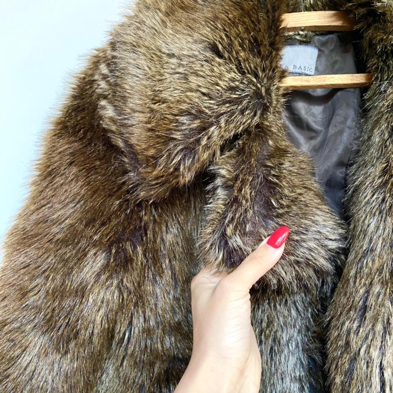 Zara 70s style faux fur coat with flare collar.... - Depop