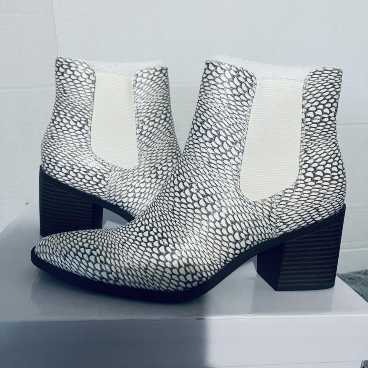 The Limited Kiki Chelsea Boots Size: 7m Pattern:... - Depop