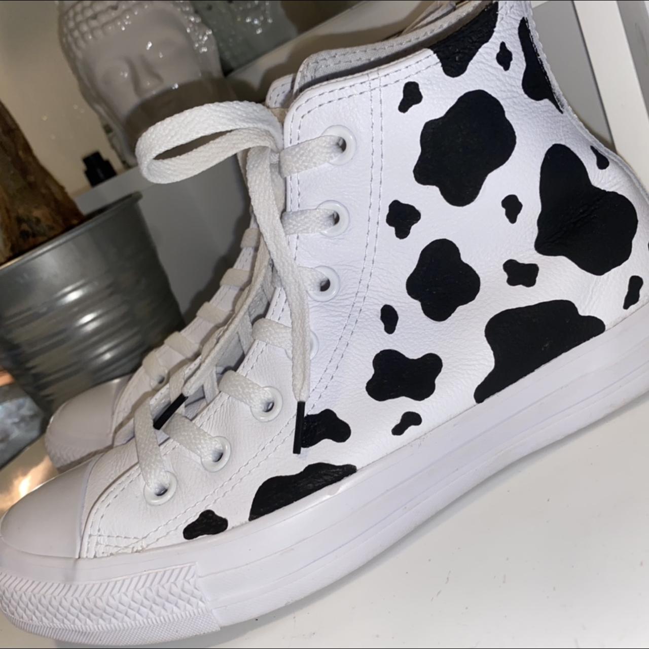 Uk size 5.5 white leather converse cow print. Worn a